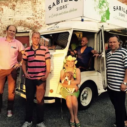 With the Cidroen truck